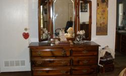 6 drawer dresser, 3 section mirror, 6 drawer chest, 2 drawer nighstands
In Cayon Lake
Call 210-705-9591