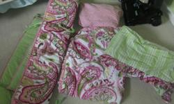 Used for one baby girl. Great condition. Paisley pink and green. So&nbsp;cute!!&nbsp;Sheet might be slightly faded, due to washing&nbsp;but hardly noticable..
Please email if interested: Fjsjoberg@hotmail.com