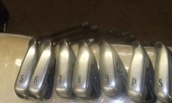 Calaway Golf Clubs X-20&nbsp;Iron Set,&nbsp;Men's RH&nbsp;Graphite Shafts 5 - PW, SW and new grips.&nbsp; Great Condition.&nbsp; Please contact me with any questions.
&nbsp;
&nbsp;