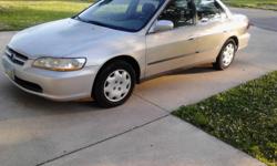 1998 HONDA ACCORD LX 4 DOOR, 133,000 MILES, HAS AM/FM STEREO, AIR CONDITIONING AND HEAT WORKS GREAT, HAS POWER LOCKS AND WINDOWS, INTERIOR LOOKS GREAT,&nbsp;DRIVES GREAT AROUND THE CITY AND EXCELLENT ON THE HIGHWAY!! GREAT IDEAL FOR A WORK CAR, AND VERY