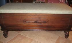 Beautiful Cedar Chest in great condition.
Measurements:
The outside is 46" L x 20" H x 20" W. - Inside 42" L x 11" H x 18" W
The top is padded with a cushion made of a light green material.
Price negociable.
Raquel (917) 459-0227