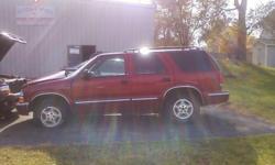 ENGINE ND TRANSMISSION RUNS GOOD N
FRONT CRASH NEEDS RIGTH FANDER AND COVER HOOD WINSHIELD AND GRILL