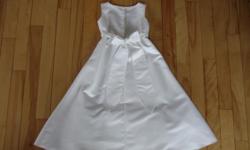 Communion dress, size 8, Excellent condition. Worn once,&nbsp;Dry cleaned.&nbsp;cdtbbles@yahoo.com &nbsp;&nbsp; Call 788-0360