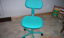 Computer / Desk Chair !
Good for Kids Room or spare Room
See Photo