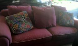 Couch and 2 accent chairs in good condition.
&nbsp;