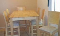 Table with butterfly hide away leaf. Opens to 54X54! Comes with 6 chairs. Cash only! U haul!