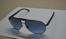Aviator sunglasses are in perfect condition.
I have the original box and accessories that come with the sunglasses.
Specs:
Blue gradient lens.
Steel and plastic frame.
Size 62
Includes Original Accessories:
Cleaning cloth
Case
Head strap
D&G Authenticity