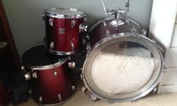 I have 3pieces of drums. very good condition.
TAMA IMPERIALSTAR