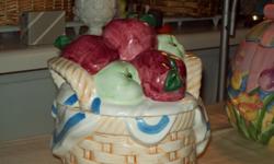Beautiful designed "Easter Egg Cookie jar, large size, pink bow on top.Fine Ceramic pottery, condition: good , only one flaws (1) end of bow string, (1) on handle side.
Color: Pink, green and rose. Jar is ready for Easter !!!! Moms and grandmoms would