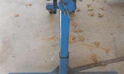 Used engine stand in great shape!&nbsp;801-698-1167