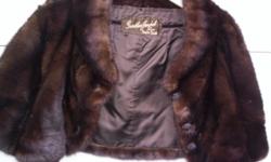 Capelette - $1500 (Woodbury) ------------------------------------------------------------------------ Stunning Mink Capelette by Guenther Jaeckel Furs; Bonwit Teller. Beautifully tailored, hand-sewn; interior pockets; appraised by furrier. $1500.00