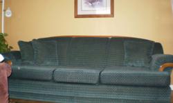 teal colored flex steel couch. Excellent condion.