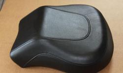 &nbsp;&nbsp;&nbsp; A STOCK GENUINE HARLEY DAVIDSON FATBOY REAR PASSENGER PAD! Very little use. Removed from 2011 fatboy.
&nbsp;
&nbsp;