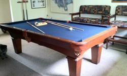 Oldhausen Pool table set & chairs
8 foot Oldhausen Reno mahogany finish pool table in great shape. Three piece Italian slate top and leather side pockets. This table comes complete with three cues a cue rack for the wall, a vinyl cover, misc. pool table