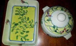 MAYPOP Pattern (yellow)
NO CHIPS OR CRACKS, EXCELLENT CONDITION&nbsp;
8" width x 5" height, paid $65.00
&nbsp;