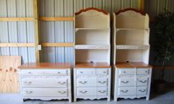 Girl's 5pc Broyhill bedroom set with dustcovers between the drawers. Must see. Reduced to $433 OBO