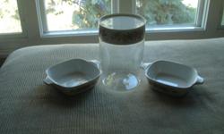 GLASS SUGAR CANISTER AND 2 MATCHING BOWLS