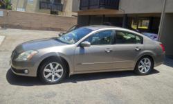 2005 nissan maxima 3.5 SL four seater leather seats clean title registration just paid clean inside and out