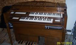 Organ in good working condition.&nbsp; Great for beginners / students.&nbsp; Asking $200.00 or best cash offer.&nbsp; You haul.