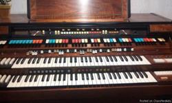 Hammond Organ.&nbsp; Age unknow. Appears to be in good condition.
