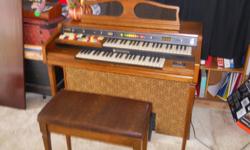 Hammond Organ in EXCELLENT &nbsp;condition. &nbsp;Series Model 125 XL. &nbsp; &nbsp;Includes matching cushion bench w/storage. &nbsp;$100.00 &nbsp;Please respomnd to this site with contact number, or call me. &nbsp;398-5566 or 860-3824.