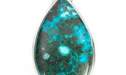 Malachite and Chrysocolla Pendants Can Make You Look Special
Have you seen any picture of the world that is hidden outside our views? It is not our dream of course, but surely our fantasy. One can see the world outside the border of the world by looking
