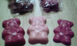 This is for several Bear Tarts! you will get alot more than pictured! All great different scent! smells amazing! Asking 20.00 for all of them! There are 14 of them all together! Also I have added some mini cupcake tarts and big Cupcake Tarts! you get it