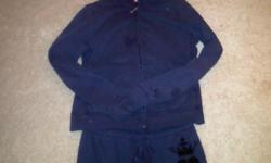 Preowned
cute track suit for women
Top size XL
bottom small
You can buy separately for $20