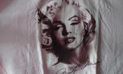 new&nbsp; w/ marlyin & autograph on front of t-shirt
color is pink
size xl
no s&h
visit www.womo101.com