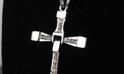 &nbsp;
Main Stone: Crystal
Main Color: Clear
Weight: 0.02kg
&nbsp;
Features:
New arrival
Fast and Furious Cross&nbsp;Necklace
Similar like the one worn in the Movie
Beautiful sturdy metal in a titanium finish with clear crystals
Approximate length of