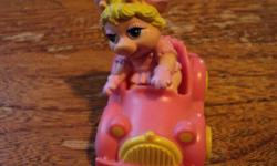 IN MINT CONDITION MISS PIGGY IN CAR