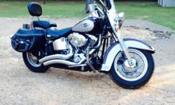 2007 Harley Davidson Heritage Softail - 30,000 miles - Vance and Hines Exhaust - security - quick disconnect windshield - garage kept - great condition