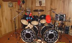 pearl 8 piece drumkit like new, 4 zildjian cymbals and boom stands, zildjian high hat, dopple bass,seat, cowbell, drum sticks etc.,&nbsp;must sell, 2000.00 dollars or best offer.