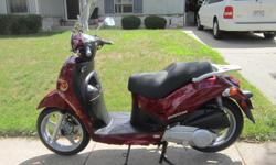 Kymco People 2007 Scooter 250cc
Bought brand new, never left outside.
Rides smooth. Fits two people.
5282 miles