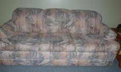 Sofa with queen size pull-out bed
Good condition&nbsp; $175
--&nbsp; Chris