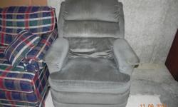 Both recliners are rocker recliners.
Both in good working order.
Will sell together or seperate.
Call any time before 8:00 PM. --
Will deliver in Jeff city area.