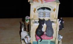 Cute San Francisco Music Box company music box - features cats playing "The Entertainer" on piano. Two cats on piano bench move back and forth. Adorable!