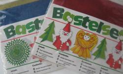 Bastelset Hobby Sets
The first set contains 8 sheets of transparent paper, 8 sheets of colored foil, template to make 5 ornaments. The second set contains 5 sheets of colored foil, 5 sheets heavy construction paper, 4 paper balls, template to make 3