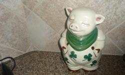 Vintage Shawnee Smiley Clover Pig Cooke Jar; perfect condition. Large size.