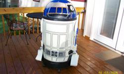 R2D2 LIFE LIKE 4 FT. TALL ICE CHEST ON WHEELS. never used and
THIS IS A HARD ITEM TO FIND. THEY ARE NO LONGER PRODUCED AND HAS BEEN KEPT IN MINT CONDITION FOR 10 YRS AND NEVER USED. GIVE ME A SHOUT FOR MORE INFO. THANKS