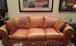 SOFA AND LOVESEAT - EXCELLENT CONDITION - THOMASVILLE LEATHER IN CARAMEL COLOR&nbsp;WITH NAILHEAD TRIM
CAMEL BACK - SOFA 93 INCHES/LOVESEAT 66 INCHES. CALL FOR APPOINTMENT --
SEE PICTURE ATTACHED - MUST SELL