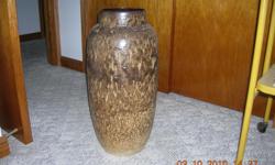 Varigated Europaen Floor Vase ! 21 1/2 inches tall & 6 inches acrossed ! Would make a nice X-Mas Gift
for some one ! Very nice ! See Pictures ! Will sell for $ 50.00 firm !
