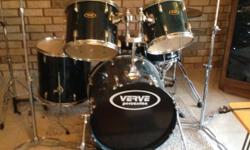 Verve Percussion, 5 piece drum set (Bass, Floor Tom, Double Tom, Snare.&nbsp; Cymbals include: Zildjian 20" Planet Z Ride, 16" Crash, 14" High Hat.&nbsp; One extra cymbal stand.&nbsp; Great Shape, super set for young beginners.