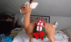 this deer is in like new cond. has&nbsp;gift boxes on each side.
from a smoke free home.
i've had this deer since it was new.
made in merideth,n.h.