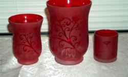 All red pieces are frosted with a beautiful scroll etched design.
Perfect for home decor, wedding centerpieces, party decorations, holiday pieces, and more!
Large quantities of each style! Buy now while they're still available!
Assorted pieces for various