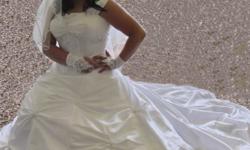 Wedding dress: size 14-16