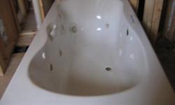 Whirlpool white bathtub, used 7 or 8 times. Perfect condition Will negotiate price.