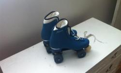 Women's rollerskates size 8, barely ever used. Call Jonathan 561-274-1081