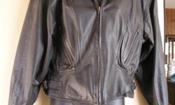 WOMEN?S GENUINE LEATHER JACKET
Pre-Owned
Excellent Condition
Size: Medium
Length: 21.5 inches
This jacket is so cute and I took care of the jacket, as best as I could. Jacket has been packed away for a long time, but there are no holes, tears, or stains.