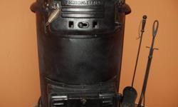 wood stoves
impeccable and under excellent conditions
antiquity of century principles
inside it brings brick and all their accessories
it also includes some ducts pieces
for their installation.
price 550.00 possible negotiation.
only interested call